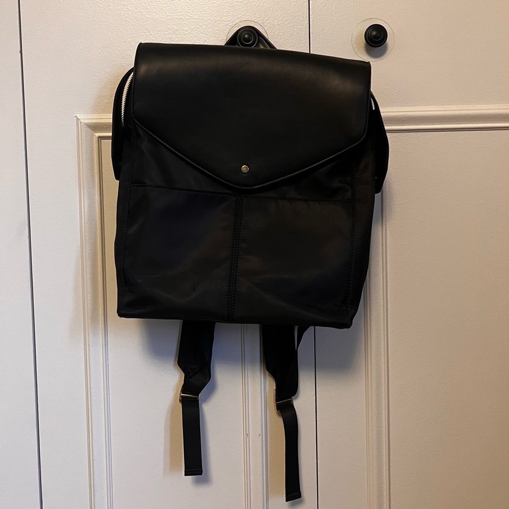 Messenger backpack for laptop